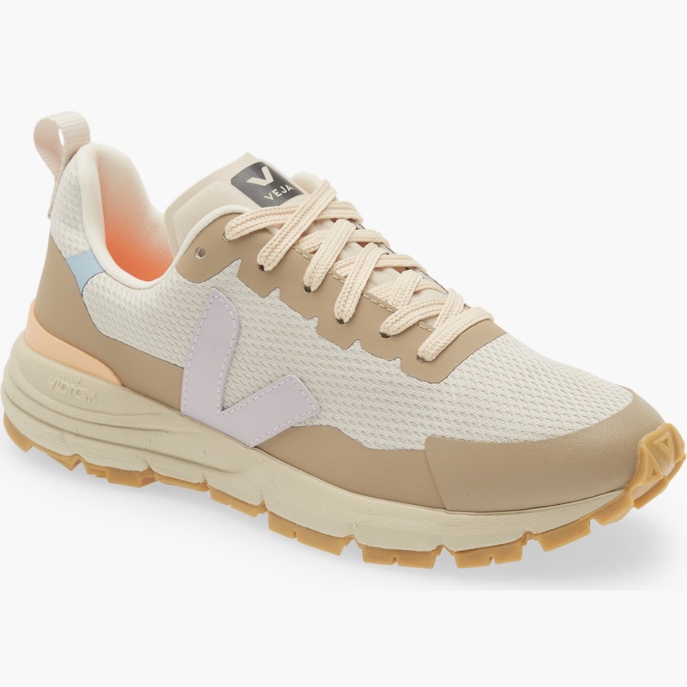 NIB. VEJA Women's Dekkan Alveomesh Sneakers, Natural Parme, Size EUR 38 / US 7